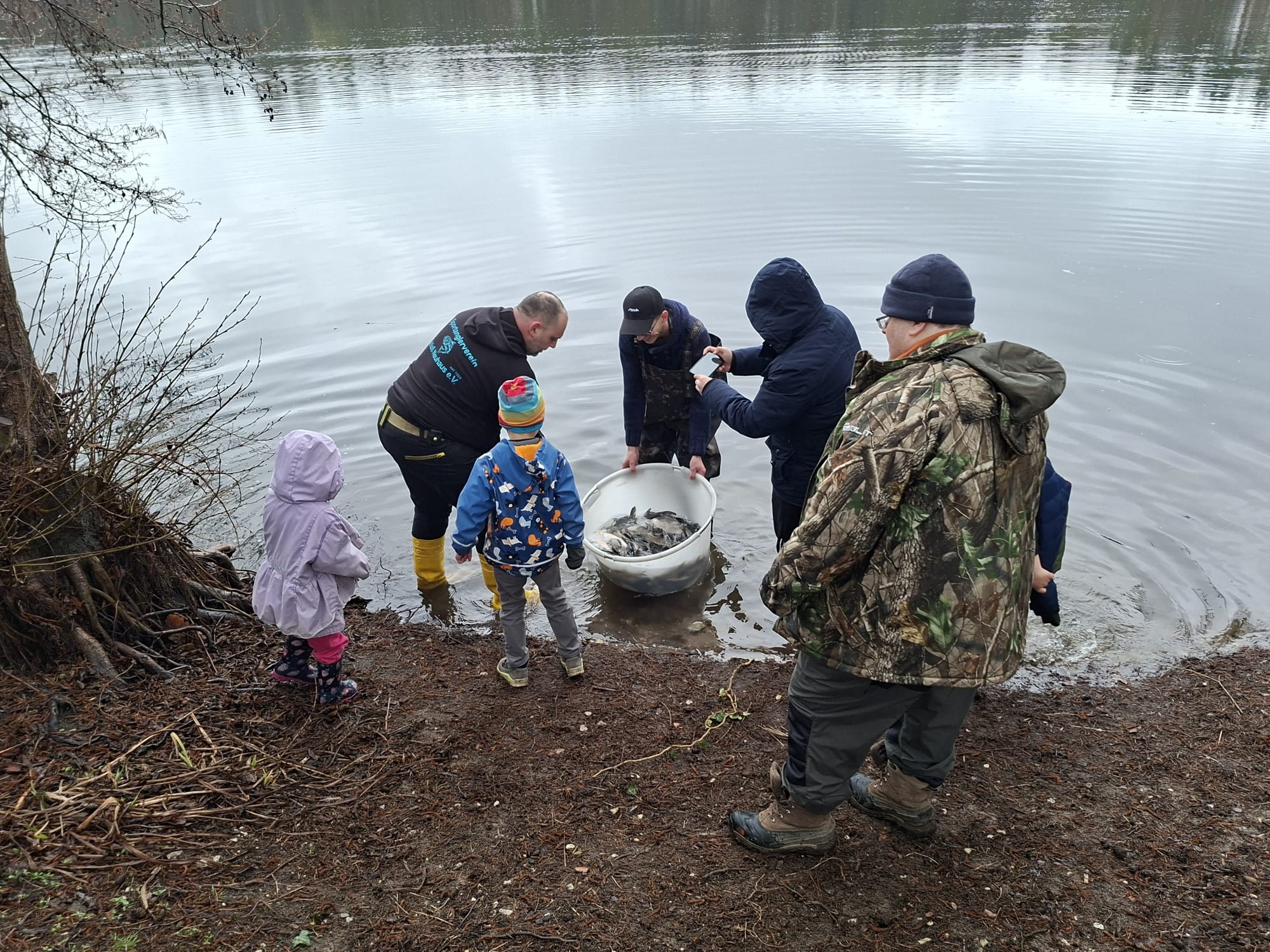 Weißfischbesatz in den Gewässern des SAV Schloß Neuhaus e.V.